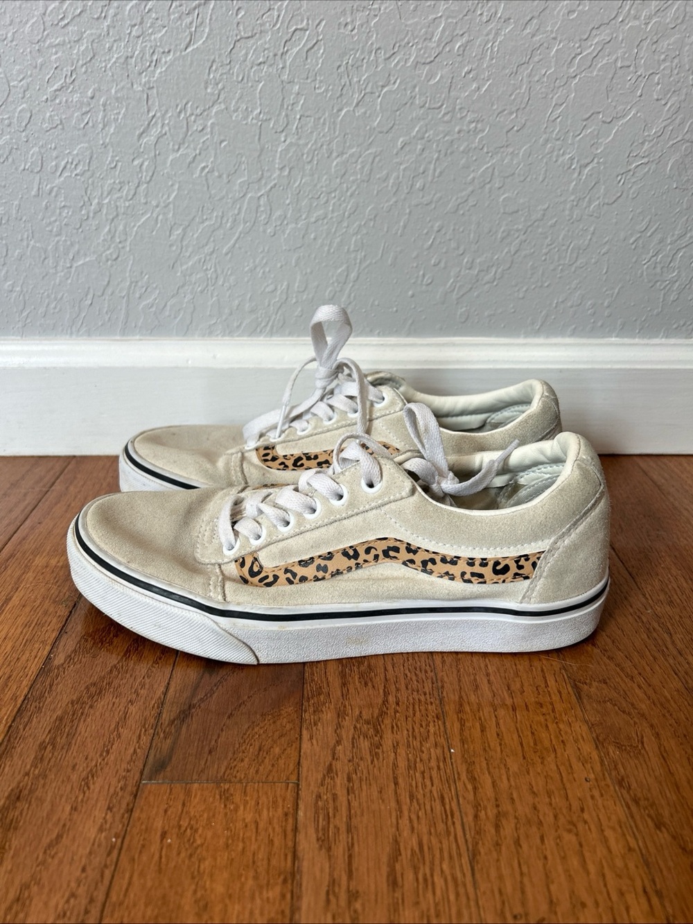 Vans Sneakers Old Skool Skate Shoes Low Leopard Women’s Size 8